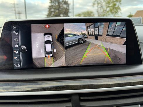 Used 2017 BMW 750i xDrive AWD/4WD image 20