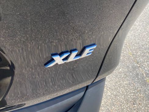 Used 2021 Toyota RAV4 XLE Premium FWD image 13