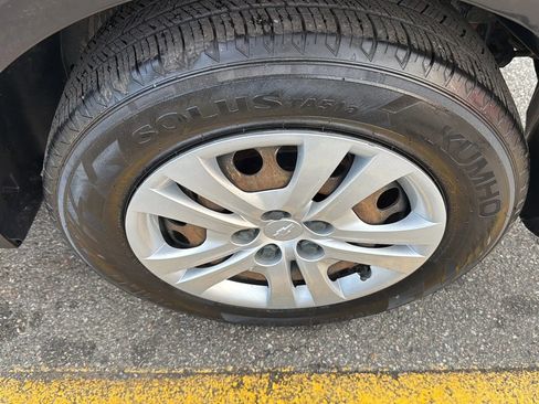 Used 2019 Chevrolet Sonic LT image 9