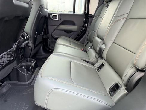 New 2026 Jeep Gladiator Mojave image 11