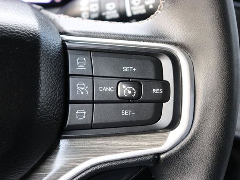 Used 2024 Jeep Wagoneer Series II AWD/4WD image 37