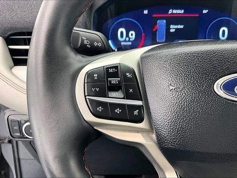 Certified 2025 Ford Explorer Active w/ Active Comfort Package AWD/4WD image 18