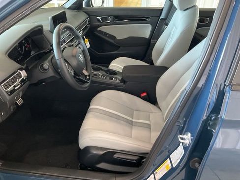 Certified 2025 Honda Civic Sport image 3