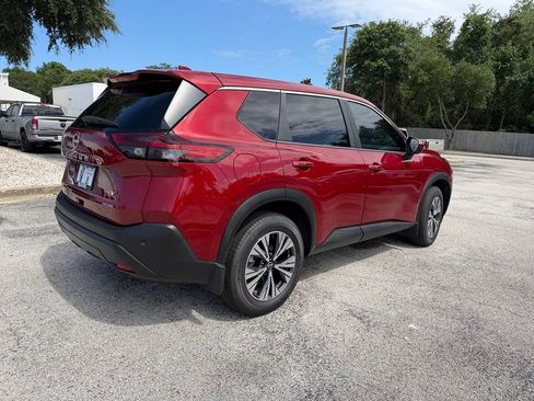 Used 2023 Nissan Rogue SV FWD image 9