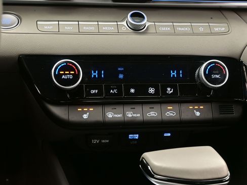 Certified 2025 Hyundai Elantra SEL image 21