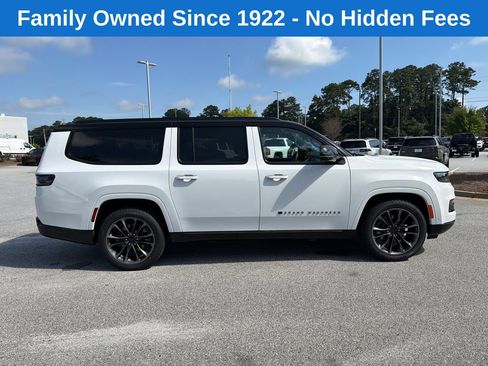 Used 2025 Jeep Grand Wagoneer L Series II Obsidian w/ Quick Order Packagew 28T AWD/4WD image 8