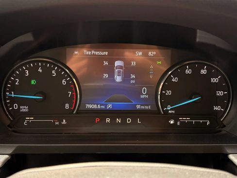 Used 2021 Ford Explorer XLT w/ Equipment Group 202A AWD/4WD image 19