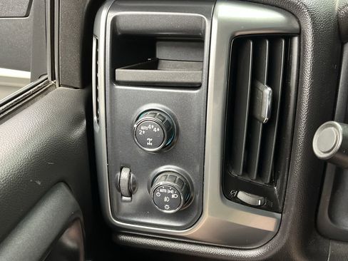 Used 2017 Chevrolet Silverado 1500 LT w/ Midnight Edition AWD/4WD image 15
