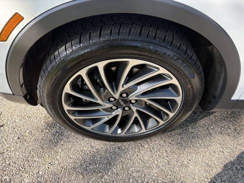 Used 2020 Lincoln Nautilus Reserve w/ Equipment Group 201A AWD/4WD image 9