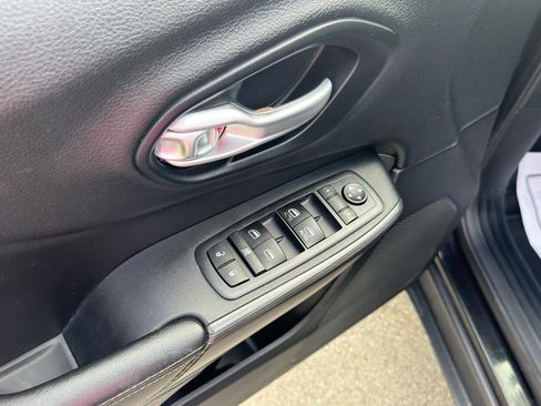 Used 2015 Jeep Cherokee Limited AWD/4WD image 11