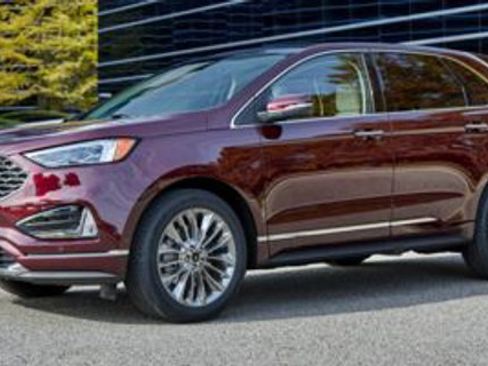 Used 2022 Ford Edge Titanium image 1