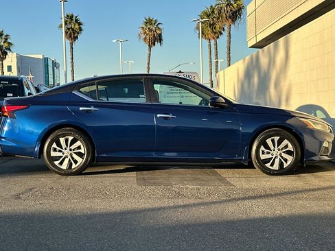 Used 2020 Nissan Altima 2.5 S image 3