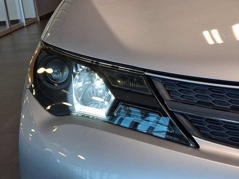Used 2015 Toyota RAV4 LE AWD/4WD image 10