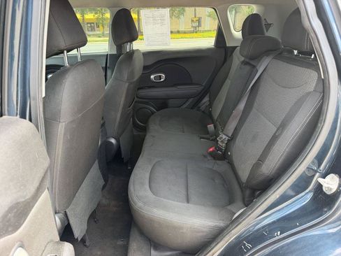 Used 2018 Kia Soul + FWD image 7