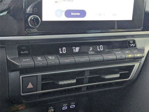 Certified 2025 Toyota Camry SE FWD image 22