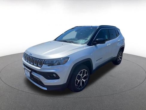 Used 2025 Jeep Compass Limited AWD/4WD image 2