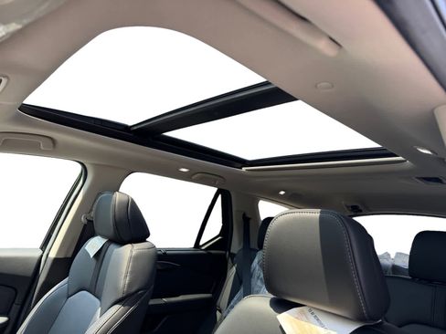 New 2025 Honda Pilot Touring image 12