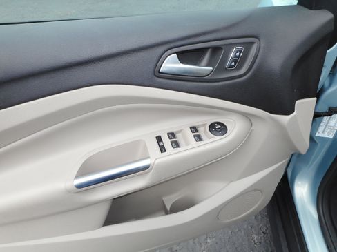 Used 2013 Ford C-MAX SE image 17