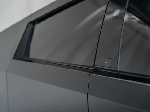 Used 2024 Tesla Cybertruck AWD Crew Cab image 21