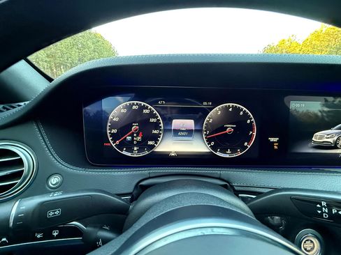 Used 2020 Mercedes-Benz S 560 Sedan w/ AMG Line Exterior image 17