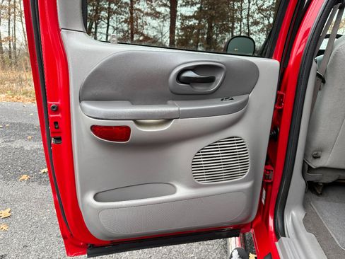 Used 2002 Ford F150 XLT image 23