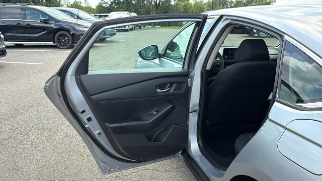 Used 2023 Honda Accord EX image 23