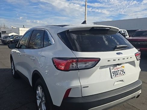 Used 2022 Ford Escape SE w/ Convenience Package image 3