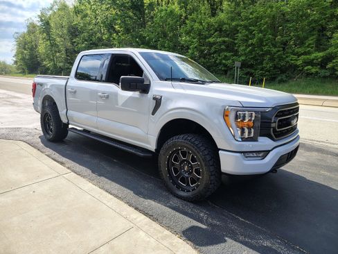 Used 2021 Ford F150 XLT w/ Equipment Group 302A High AWD/4WD image 4