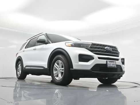Certified 2021 Ford Explorer XLT image 49
