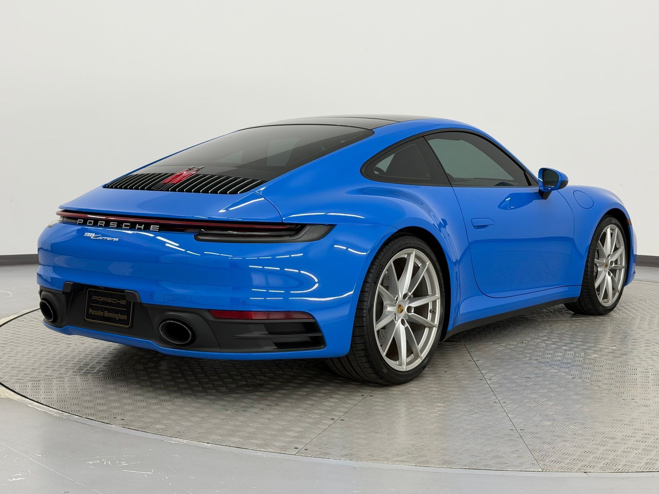 Certified 2022 Porsche 911 Carrera 4 w/ Sport Package AWD/4WD image 9