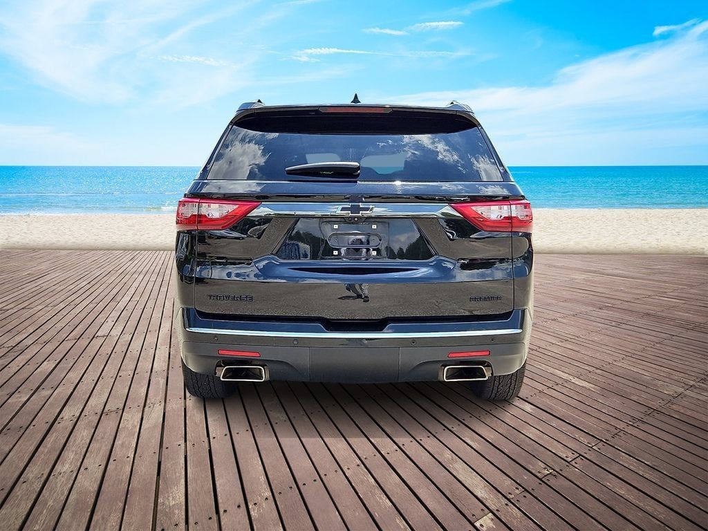 Certified 2019 Chevrolet Traverse Premier w/ LPO, Blackout Package FWD image 5