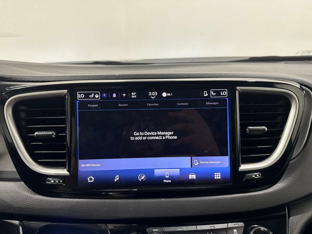 Used 2025 Chrysler Pacifica Select FWD image 28