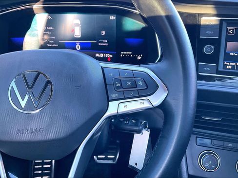 Used 2023 Volkswagen Jetta Sport image 22