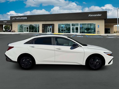 New 2026 Hyundai Elantra SEL Sport Premium w/ Cargo Package FWD image 9