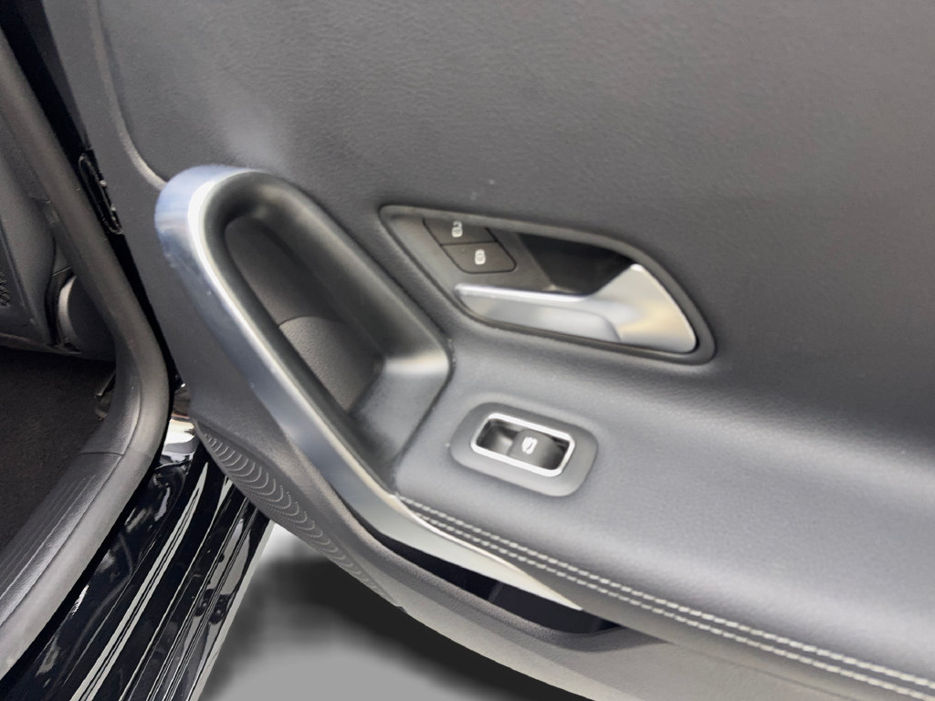 Used 2025 Mercedes-Benz CLA 250 image 43