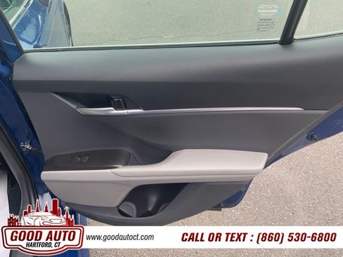 Used 2024 Toyota Camry SE FWD image 13