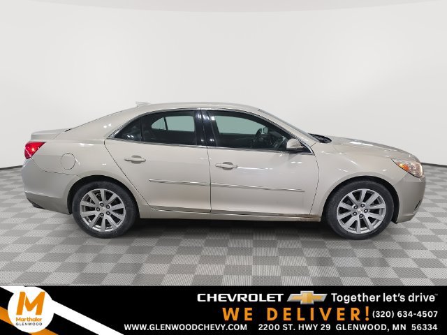 Used 2015 Chevrolet Malibu LT FWD image 1