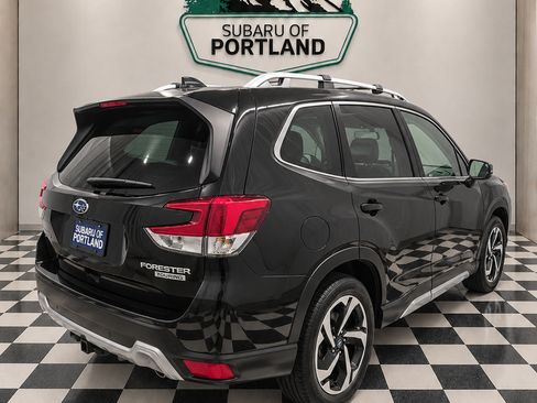 Used 2023 Subaru Forester Touring AWD/4WD image 4