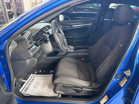 Used 2018 Honda Civic Sport image 5