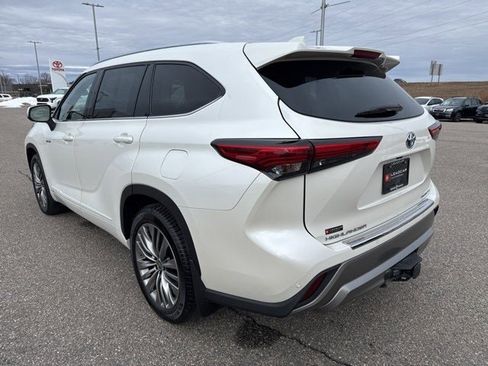 Certified 2021 Toyota Highlander Platinum image 9