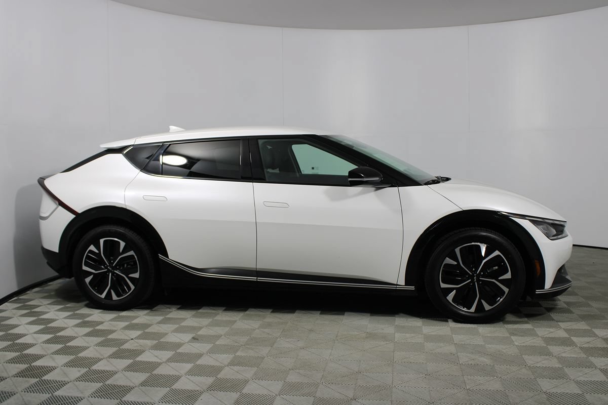Used 2023 Kia EV6 Wind AWD/4WD image 34