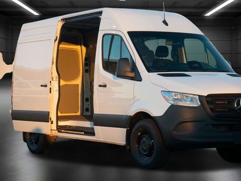Used 2025 Mercedes-Benz Sprinter 2500 image 8