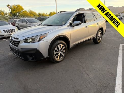 Used 2022 Subaru Outback Premium image 3