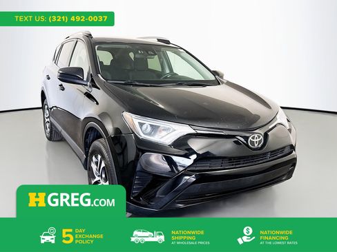 Used 2017 Toyota RAV4 LE image 1
