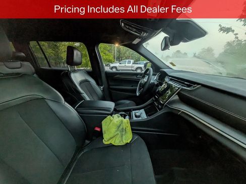 Used 2023 Jeep Grand Cherokee L Laredo AWD/4WD image 9