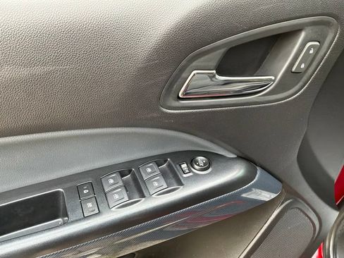 Used 2021 Chevrolet Colorado Z71 AWD/4WD image 14