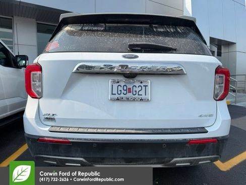 Used 2021 Ford Explorer XLT w/ Equipment Group 202A AWD/4WD image 12
