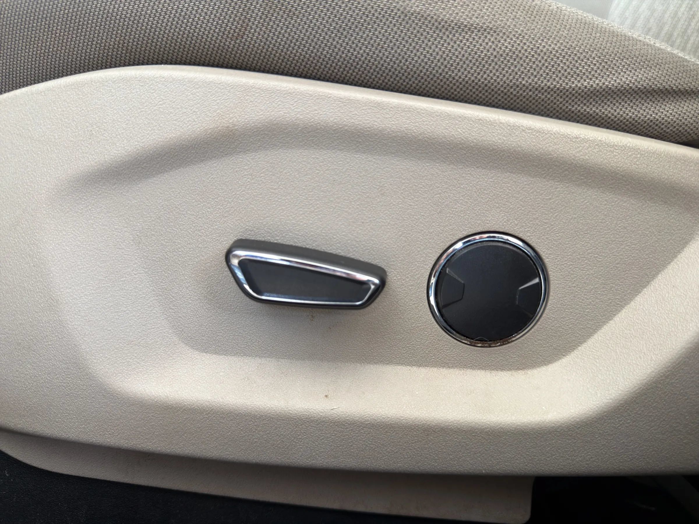 Used 2018 Ford Explorer FWD image 26