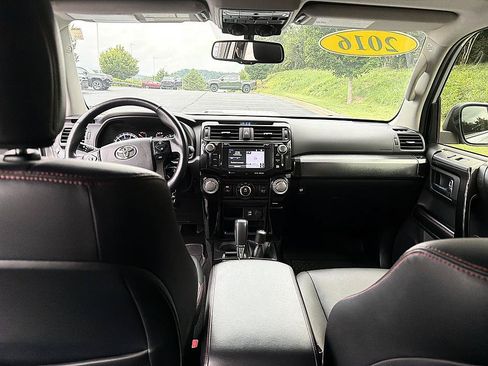 Used 2016 Toyota 4Runner Trail Premium AWD/4WD image 18