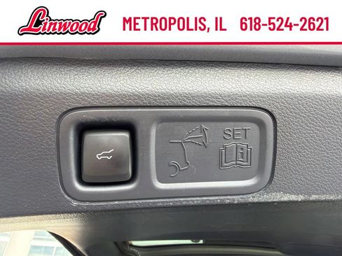 Used 2024 Ford Expedition Limited AWD/4WD image 17